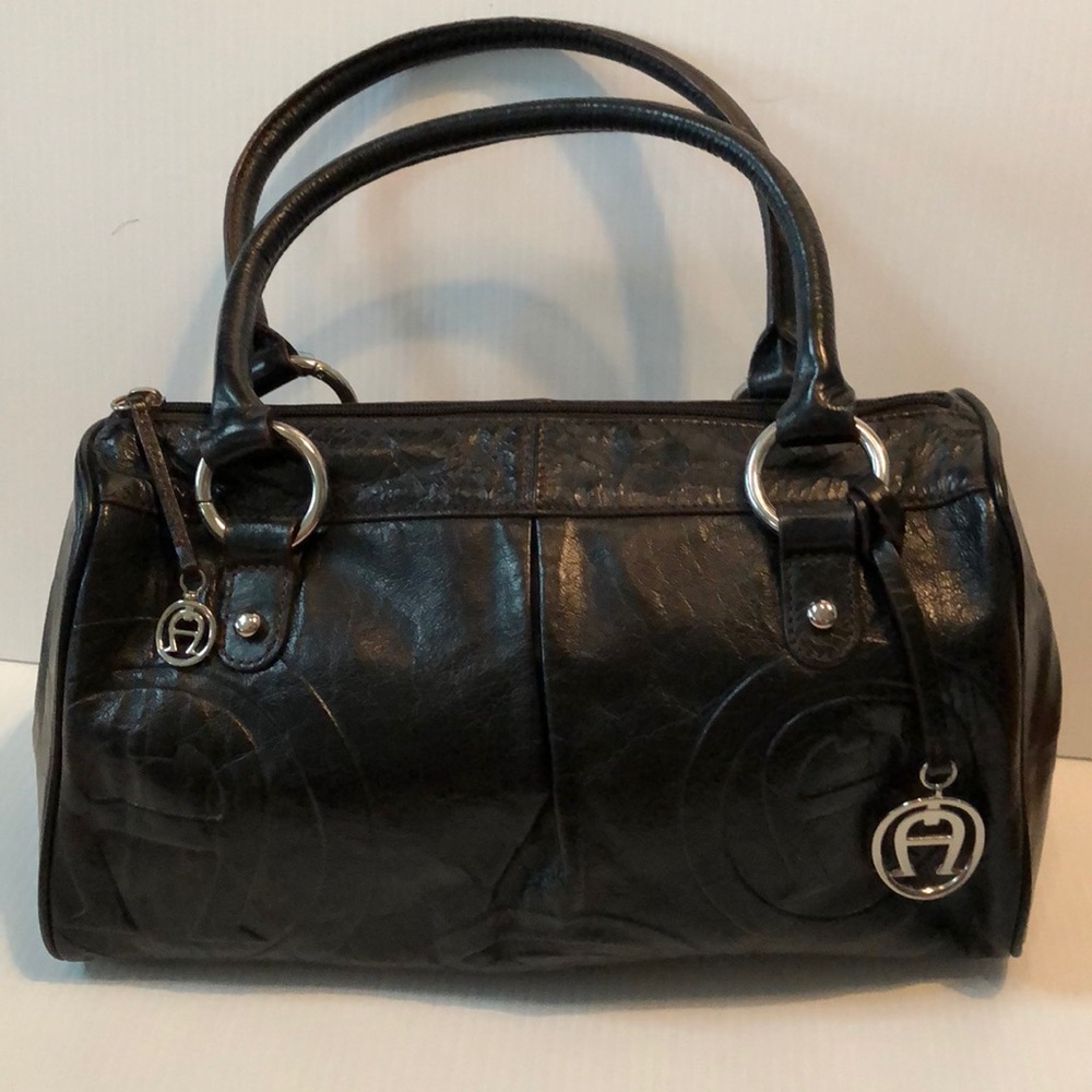 Signer Handbag